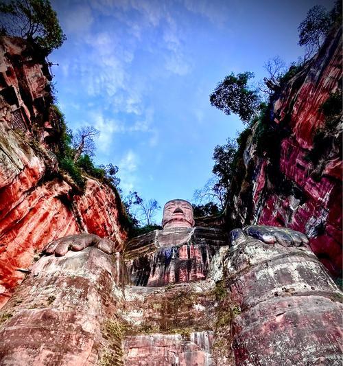 她走过千山万水，只为寻回那颗失落的灵魂（她走过千山万水，只为寻回那颗失落的灵魂）