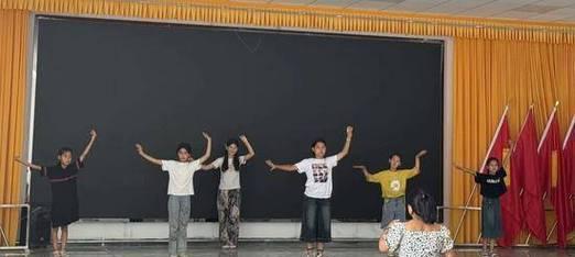 远足山林,见证成长(用心去感受自然,成长的历程一波三折)