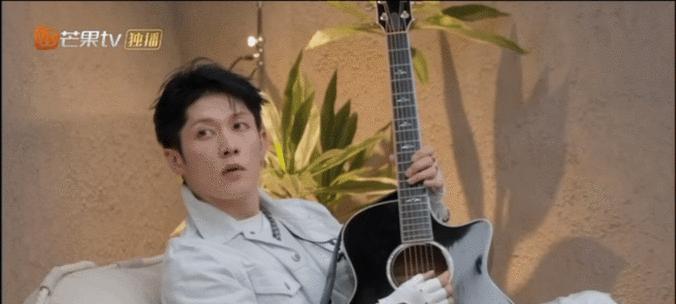光彩夺目的旅程（一个女孩在光辉中成长）