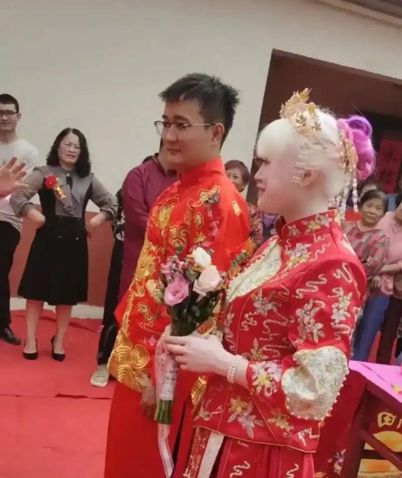 感恩之心，永结不忘（从感悟生命中的点滴美好，到感恩人生路上的陪伴与支持）