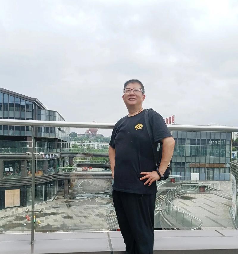 小城故事中的善良与爱（小城故事中的善良与爱）