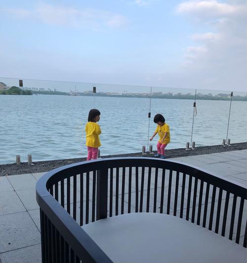 夕阳下的亲情（回家的路上）