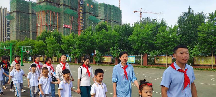 一腔热血,砥砺前行(一个年轻人在追梦路上的坎坷与勇气)